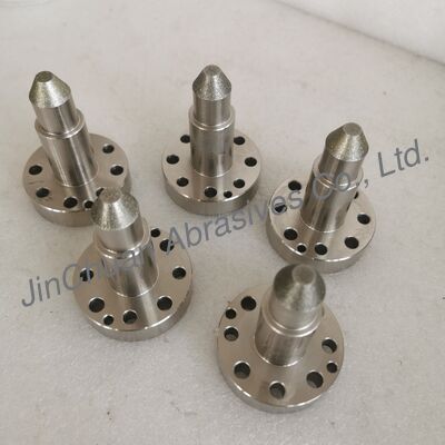 El uso de las máquinas de moldeado de diamantes no estándares, con electroplacas personalizadas, como parte del proceso de moldeado