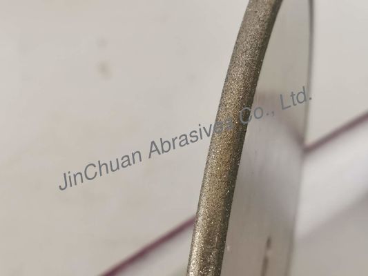 La motosierra D150 que afilaba electrochapó las ruedas abrasivas del Cbn